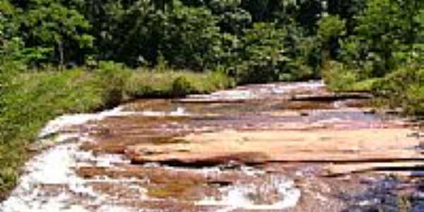 Afluente do Rio Itamarandiba-Foto:Gildazio Fernandes [Panoramio]