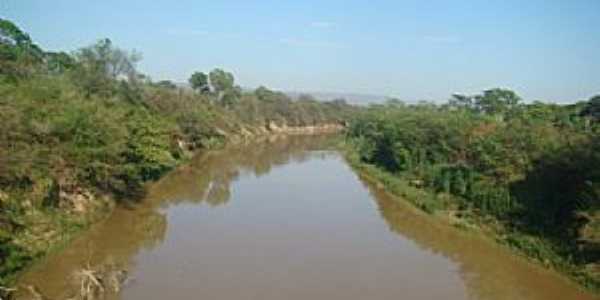 Vista da ponte do rio urucuia - Arinos mg - Foto
leonevaladares 