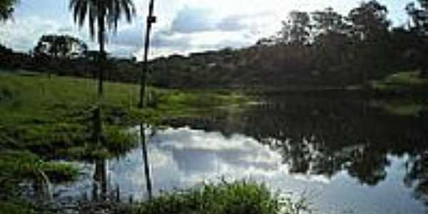 Lagoa s margens da estrada-Foto:Wilson Arlindo S. de