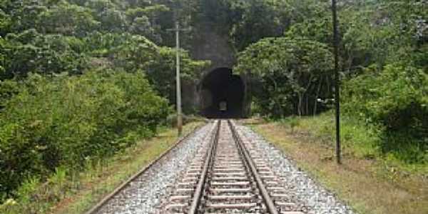 Baro de Cocais-MG-Tnel da Ferrovia da Vale-Foto:Jairo Nunes Ferreira