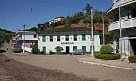 Barra Longa - Antigo casario,hoje Hotel em Barra Longa-MG-Foto:Geraldo Salomo