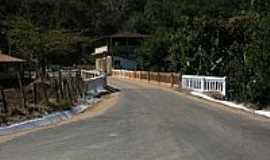 Barra Longa - Ponte sobre o Rio Gualaxo-Foto:Geraldo Salomo