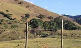 Barra Longa - Pontilho da antiga estrada de ferro Leopoldina em Barra Longa-MG-Foto:Milton Brigolini Nem