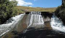 Belisrio - Belizrio-MG-Cachoeira de Belizrio-Foto:Wellington Alvim da Cunha