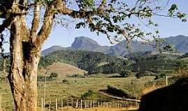 Belisrio - Belizrio-MG-Estrada para o Pico do Itajuru-Foto:Jean Carlo MG