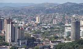 Belo Horizonte - Belo Horizonte-MG-A cidade e a Serra do Curral-Foto:Paulo Yuji Takarada