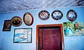 Bituri - Fotos antigas em uma casa em Bituri-Foto:leodmorays