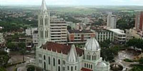 Igreja de N.Sra.do Bom Despacho,vista do alto, em Bom Despacho-Foto:Wilson Fortunato