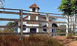 Bom Jesus do Amparo - Igreja-Foto:montanha 