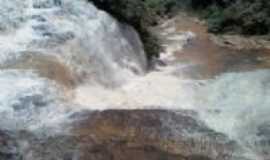 Bonfinpolis de Minas - cachoeira santo andre, Por Carlos Roberto Melgao