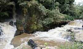 Borda da Mata - Borda da Mata-MG-Cachoeira da Usina no Rio Mogi-Foto:www.flickr.com 