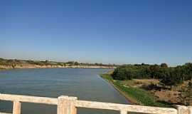 Brasilndia de Minas - Ponte sobre o Rio Paracatu, na entrada de Brasilndia de Minas/MG. - por Paulo Noronha