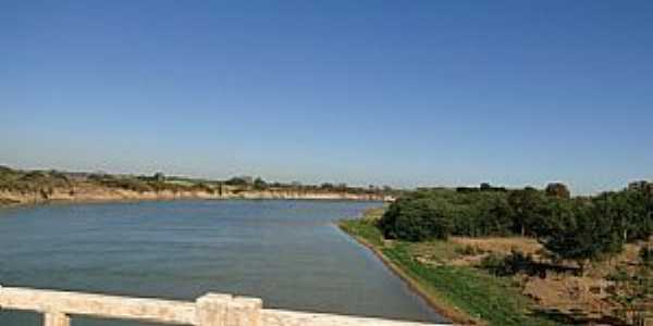 Ponte sobre o Rio Paracatu, na entrada de Brasilndia de Minas/MG. - por Paulo Noronha