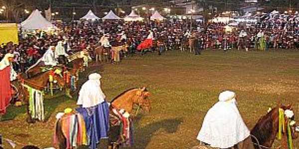 Imagens do Distrito de Brumal - MG - Cavalhada de Brumal