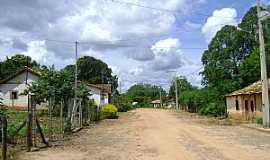 Caatinga - Caatinga-MG-Rua do distrito-Foto:Denis Conrado