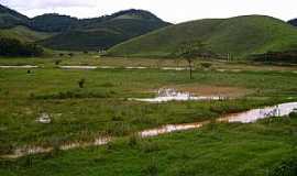 Caiana - Caiana-MG-Campo alagado e ao fundo a Serra-Foto:walace souza