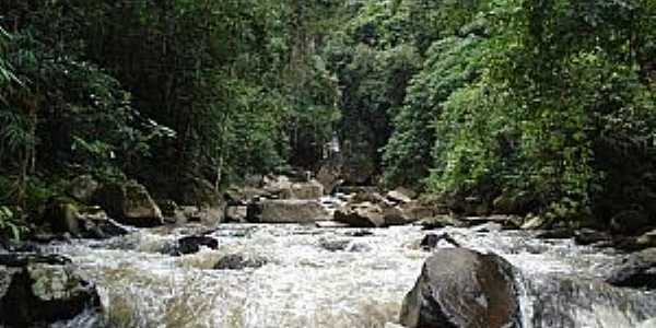 Cambu-MG-Cachoeira do Andorinho-Foto:Pedro Augusto