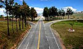 Campo Belo - Entrada da cidade de Campo Belo-Foto:luigiazara