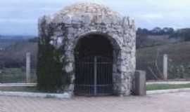 Capela Nova - Gruta da entrada da cidade, Por Site Capelanovamg