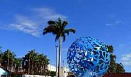 Capinpolis - Capinpolis-MG-Monumento aos 56 anos da cidade-Foto:Carlos Alberto Alves