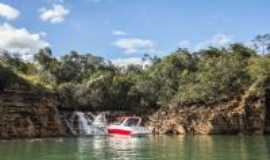 Capitlio - Cachoeira no lago de furnas, Por Luiz D S Coelho