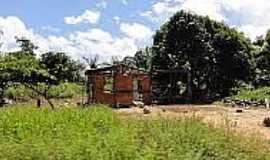 Cantanzal - Ruina de casa em área rural de Cantanzal-AP-Foto:en.topictures.
