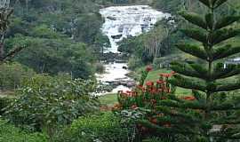 Carangola - Cachoeira no RIO CARANGOLA  margem da BR 482 