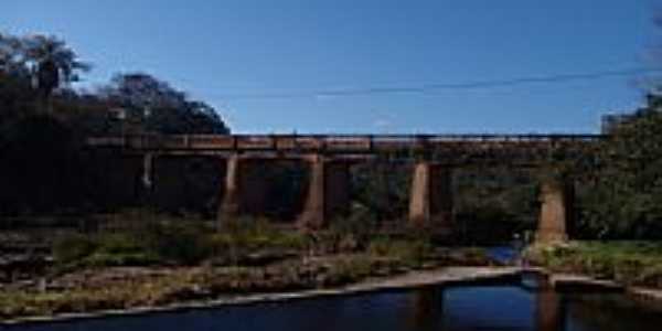 Ponte sobre o Rio Cip-Foto:Geraldo Salomo 