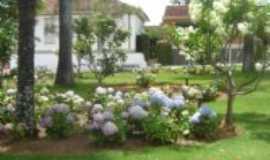 Carmo do Rio Claro - Jardim em frente a igreja, Por Maria Lcia Martins e Vasconcelos