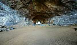 Catun - Interior da Gruta da Pedra Santa-Foto:sgtrangel 