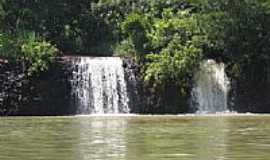 Chaveslndia - Pequena Cachoeira de um afluente do Rio Paranaiba-Chaveslandia MG por Jairo Junior