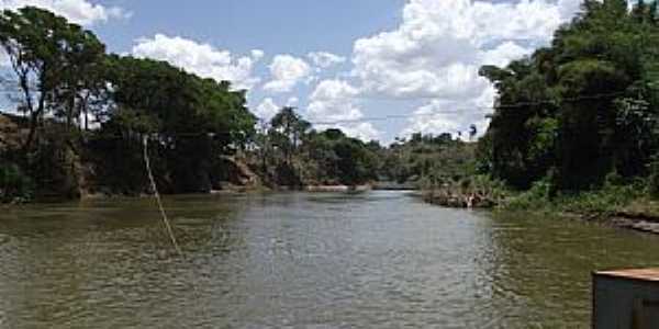 Citrolândia-MG-Travessia de Balsa no Rio Paraopeba-Foto:Alan Gonçalves