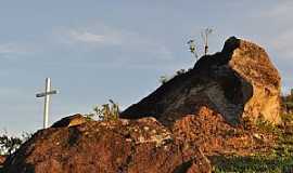 Conceio dos Ouros - Conceio dos Ouros-MG-Morro do Cruzeiro-Foto:LIMA JNIOR, B. J.