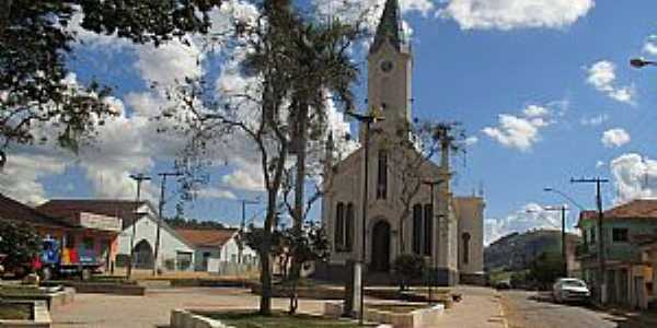 Consolao-MG-Praa e Matriz de N.Sra.da Consolao-Foto:motoadventure.com.br