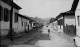 Coroaci - Rua Antnio Pereira Ramos decada de 1940, Por JL Brando