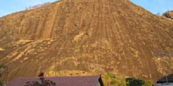 Pedra do Cuit Velho-Foto:Valdson Candido Pere [Panoramio]