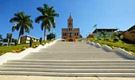 Divino - Escadarias da Igreja Matriz do Divino Esprito Santo-Foto:sgtrangel [Panoramio]