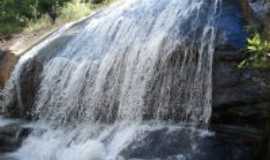 Divino das Laranjeiras - A cachoeira de Macedonia, Por Carmindo