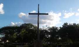 Dom Bosco - cruz no centro da praa salu cordeiro, Por edna resende