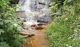 Dores de Guanhes - Dores de Guanhes-MG-Cachoeira da Serra-Foto:Renan Ramos