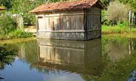 Dores de Guanhes - Dores de Guanhes-MG-Celeiro no Lago-Foto:Roberto Gloria