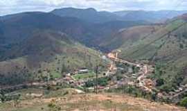 Dores de Guanhes - Dores de Guanhes-MG-Vista da cidade entre montanhas-Foto:Roberto Gloria