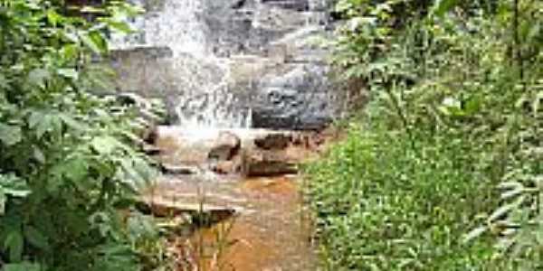 Dores de Guanhes-MG-Cachoeira da Serra-Foto:Renan Ramos