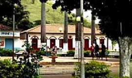 Entre Folhas - Casaro na praa da Matriz-Foto:[Panoramio]