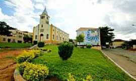 Eugenpolis - Jardins em frente  Igreja de So Sebastio-Foto:sgtrangel [Panoramio]