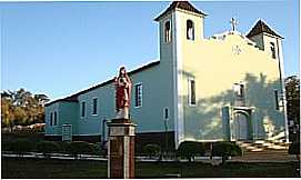 Felcio dos Santos - Felcio dos Santos-MG-Imagem do Sagrado Corao de Jesus em frente a Matriz-Foto:Wilson Fortunato