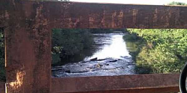 Francisco Dumont-MG-Ponte no Rio Jequita-Foto:Dilo