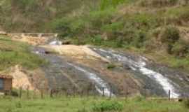 Fronteira dos Vales - cachoeira do corrego novo, Por gilvan 