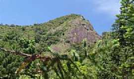 Gonalves - Pedra do Forno em Gonalves-MG-Foto:ACCosta