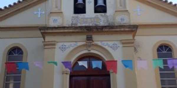 IGREJA DO DISTRITO DE SANTA CRUZ DA PRATA, Por ISMAEL SANTOS